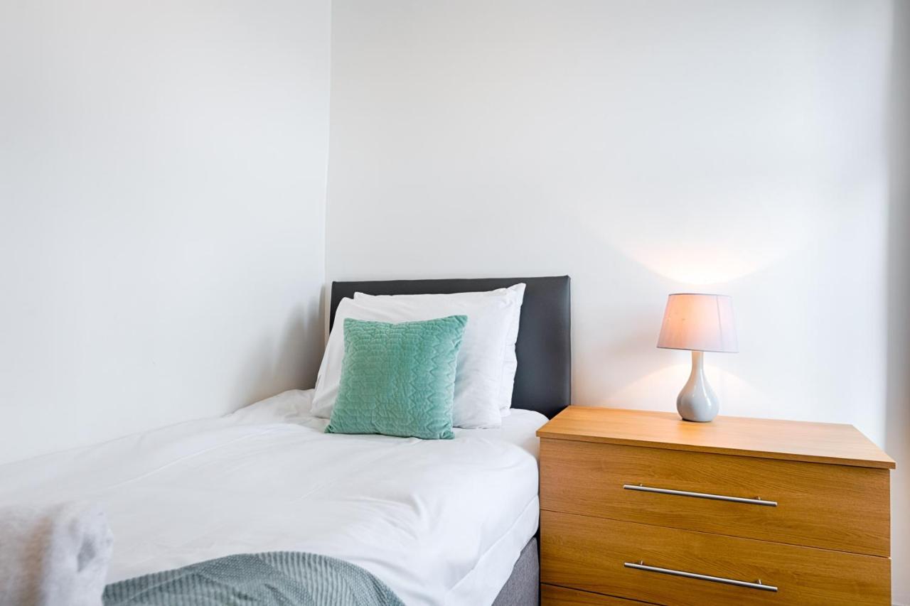 Walk To Swansea Stadium, 3 Rooms, Smart Tv'S 外观 照片